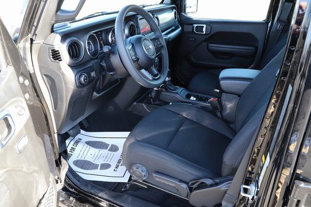 Used 2023 Jeep Gladiator Sport image 11
