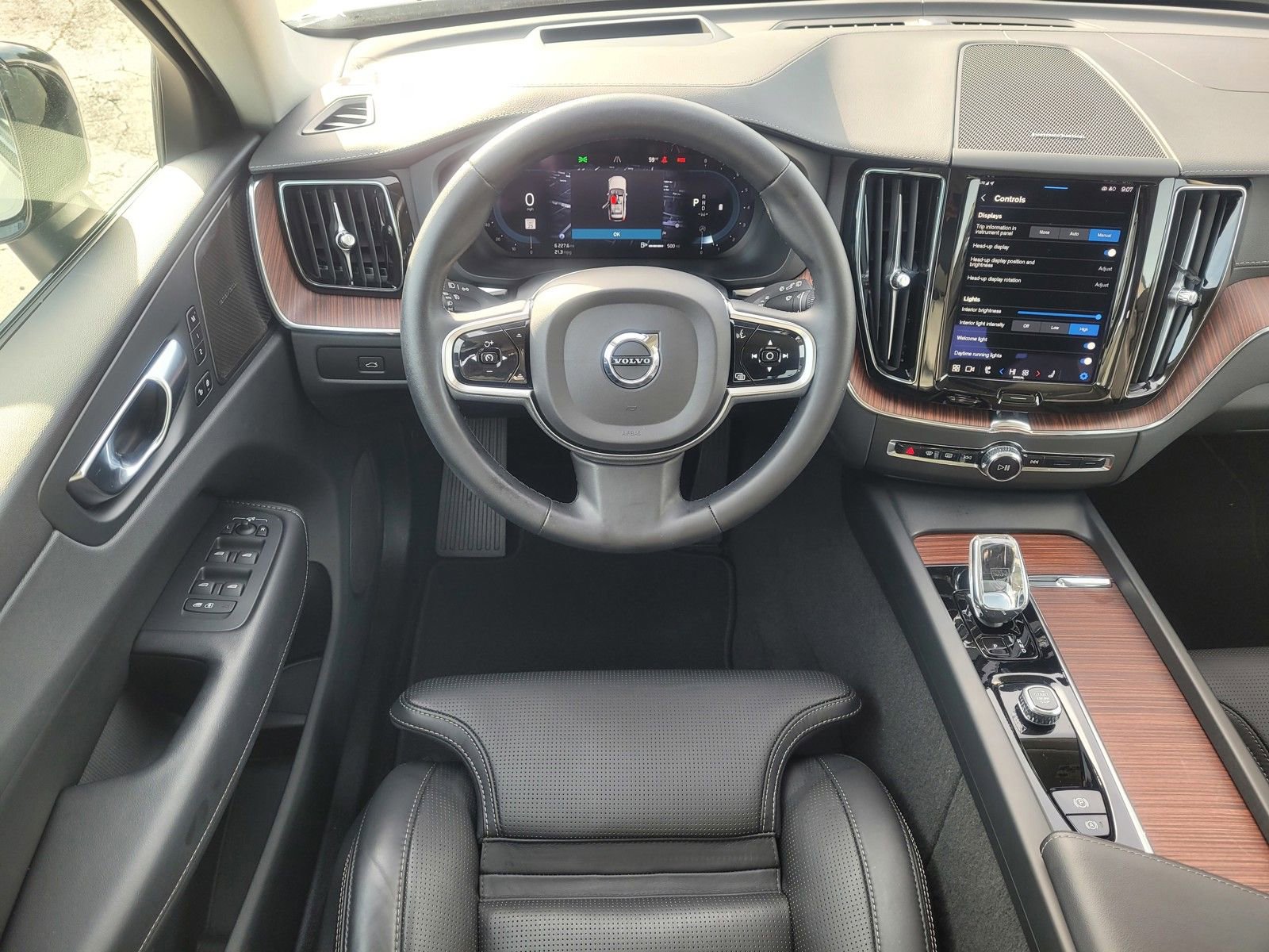 Certified 2023 Volvo XC60 B5 Ultimate image 13