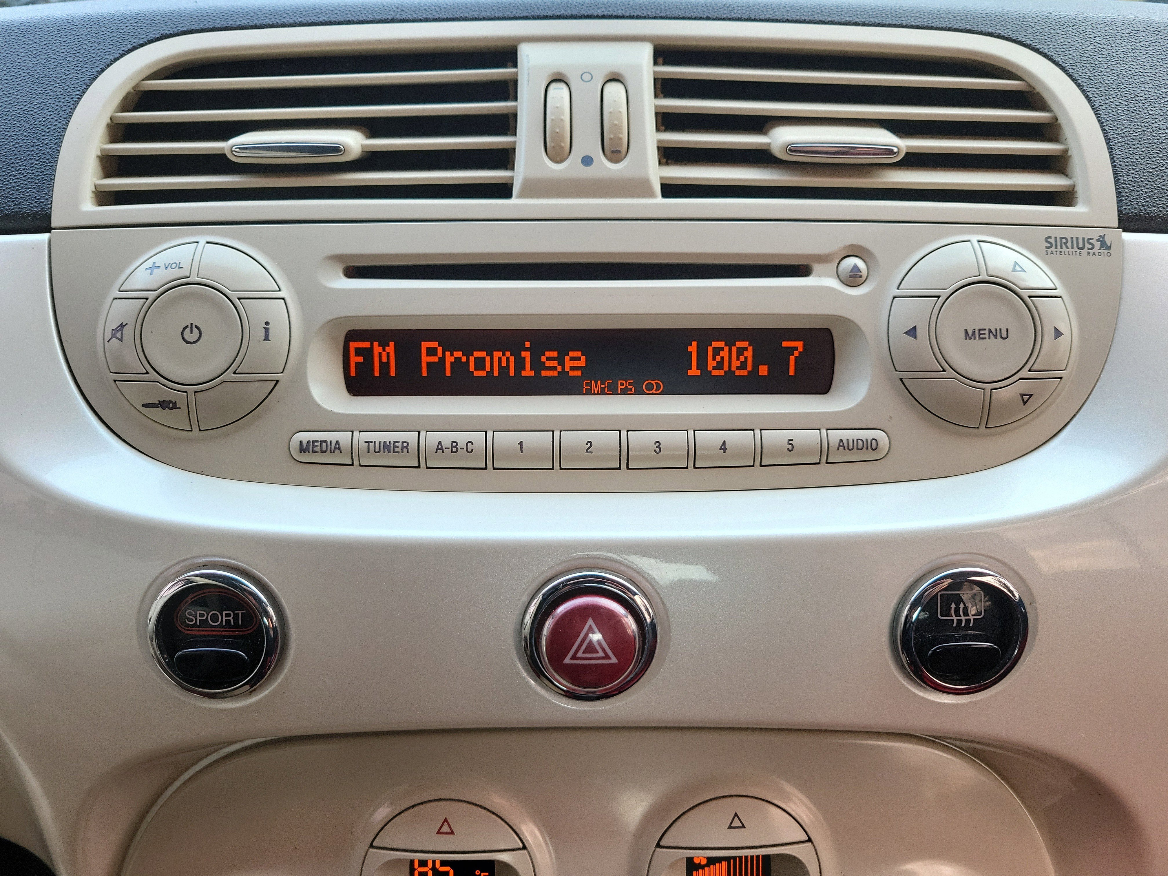 Used 2015 FIAT 500 Lounge w/ Luxury Leather Package image 24