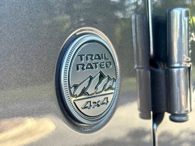 Used 2025 Jeep Wrangler Unlimited Sahara AWD/4WD image 15