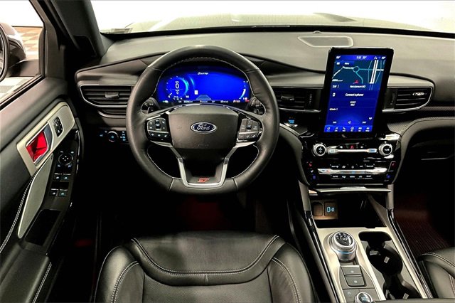 Used 2023 Ford Explorer ST w/ Technology Package image 5