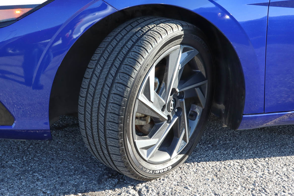 Used 2024 Hyundai Elantra Limited FWD image 17