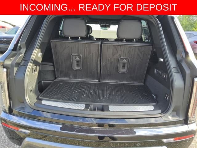 Used 2026 Cadillac Vistiq Premium Luxury w/ LPO, Floor Liner Package AWD/4WD image 2