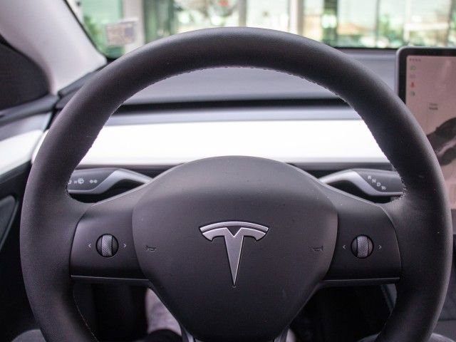 Used 2025 Tesla Model Y Long Range image 13
