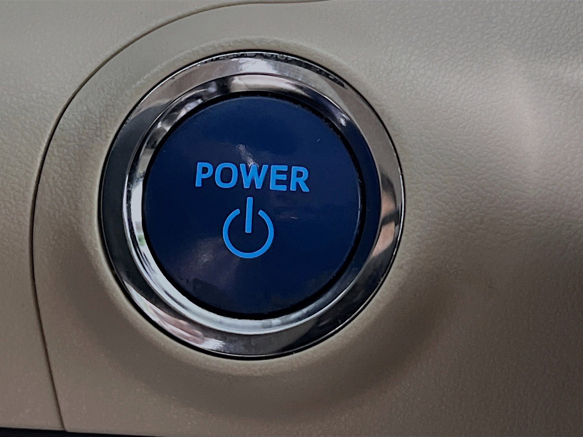 Used 2019 Toyota Avalon Limited image 23