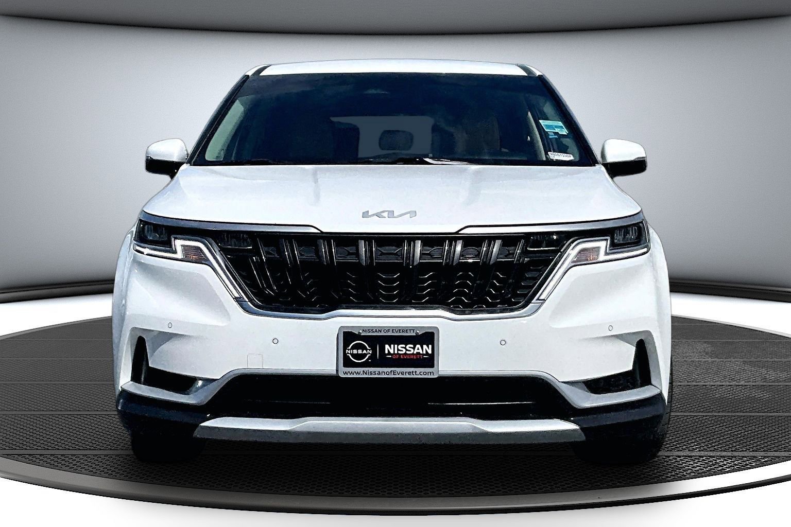 Used 2022 Kia Carnival EX FWD image 2