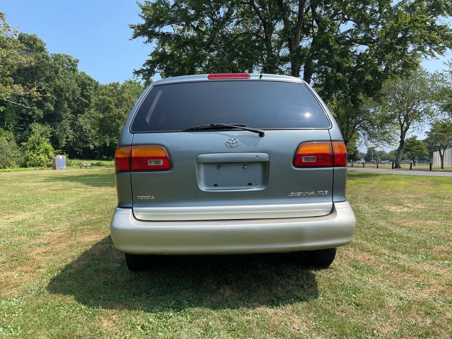 Used 1999 Toyota Sienna LE FWD image 35