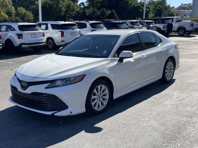Used 2019 Toyota Camry LE FWD image 3