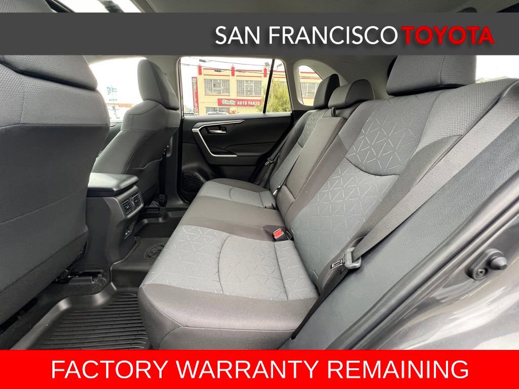 Used 2025 Toyota RAV4 XLE AWD/4WD image 15