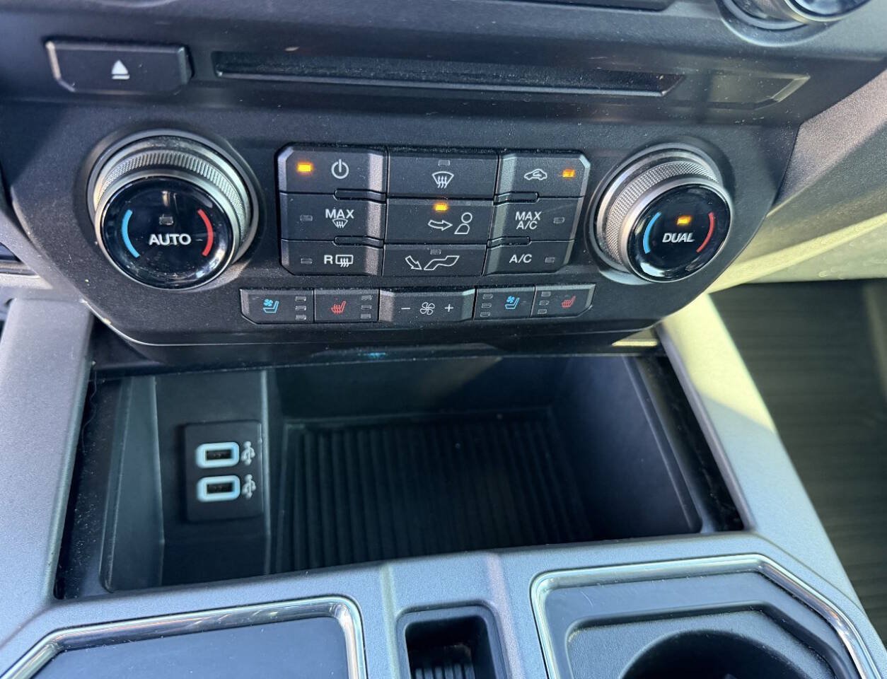 Used 2018 Ford F150 Raptor w/ Equipment Group 802A Luxury AWD/4WD image 37