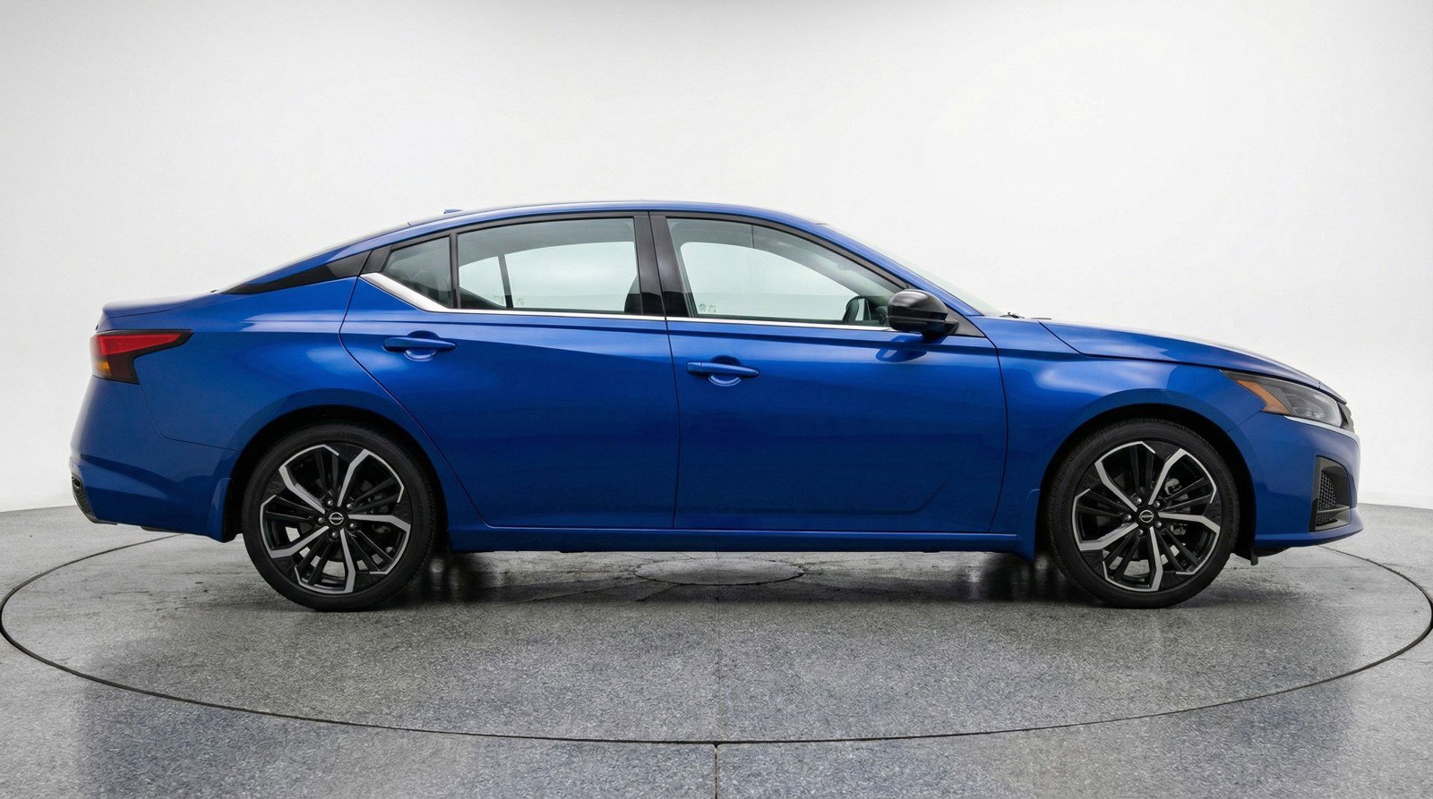 Used 2025 Nissan Altima 2.5 SR image 11