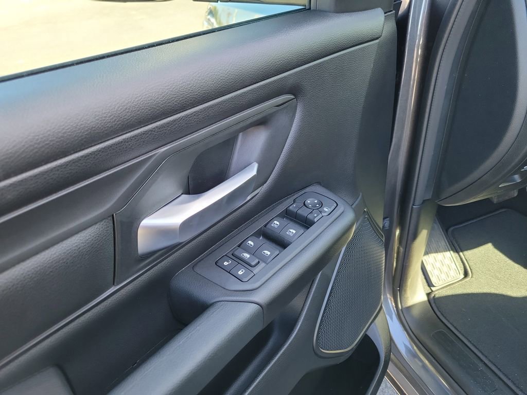 New 2026 RAM 1500 Express AWD/4WD image 7