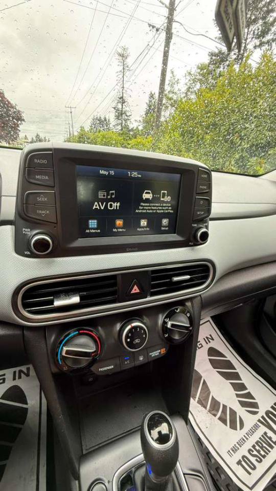 Used 2020 Hyundai Kona SE FWD image 2