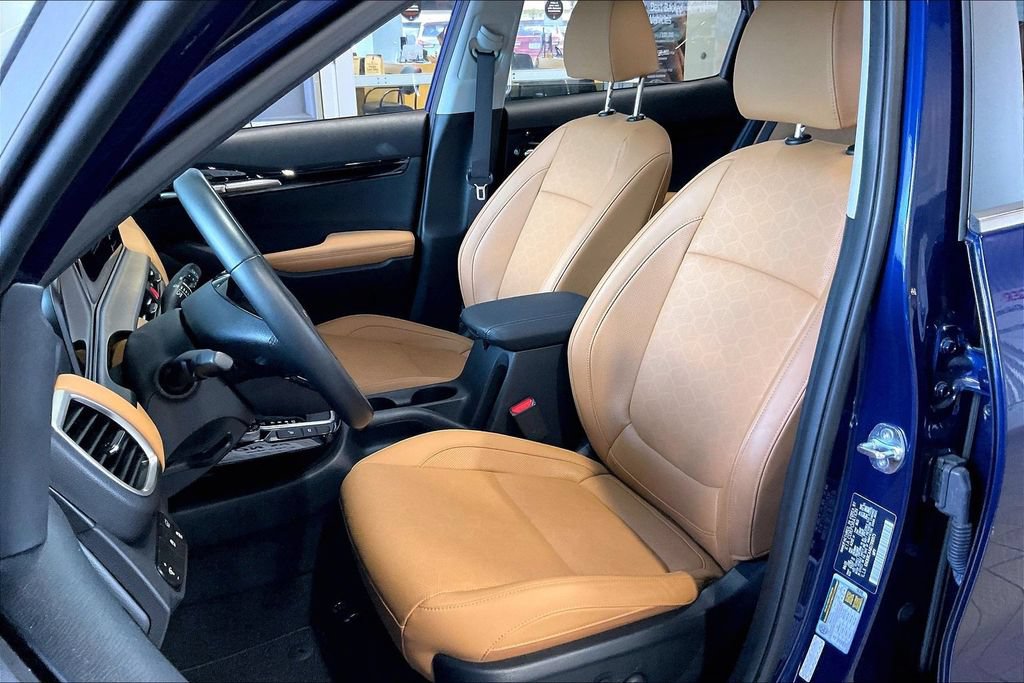Used 2025 Kia Seltos EX w/ EX Sunroof Package AWD/4WD image 3
