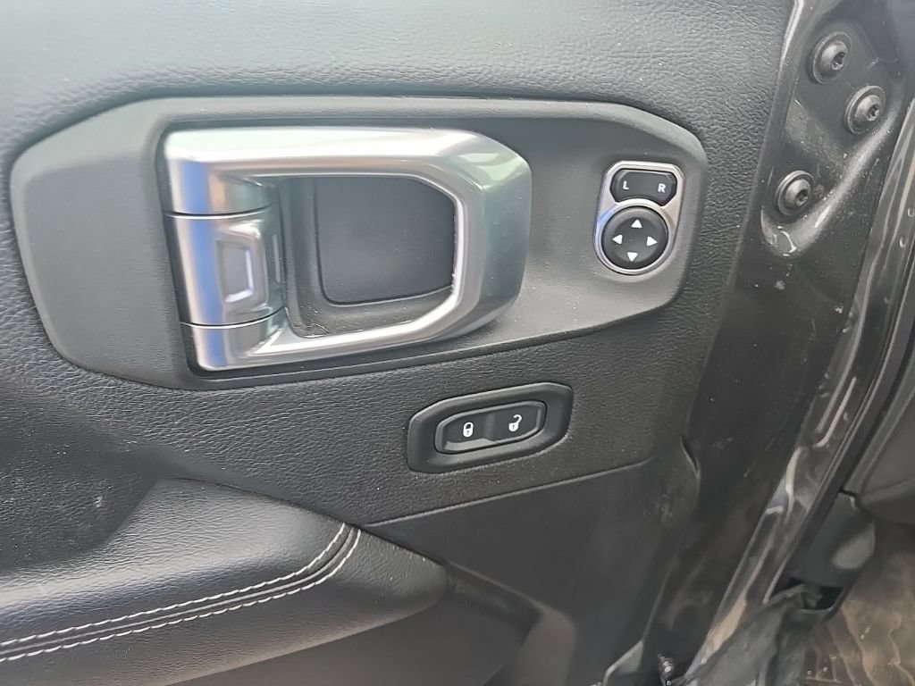 Used 2023 Jeep Gladiator Overland w/ LED Lighting Group AWD/4WD image 9