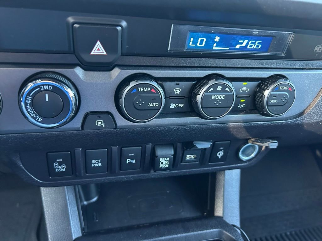 Used 2021 Toyota Tacoma TRD Sport w/ Technology Package image 27