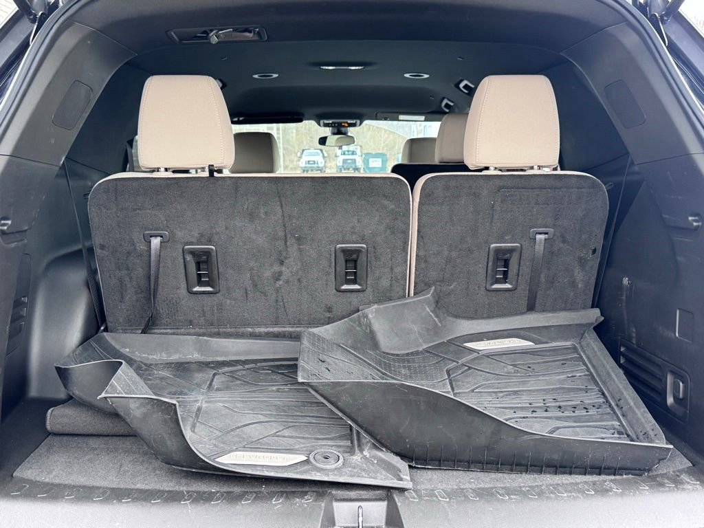 Used 2023 Chevrolet Traverse LS w/ Safety Package image 21