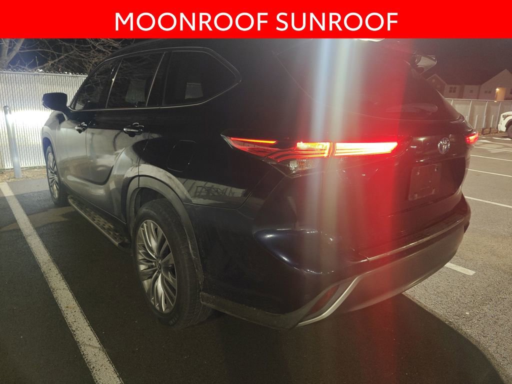 Used 2022 Toyota Highlander Platinum image 4