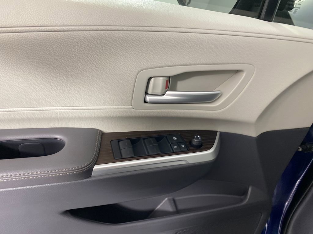 Certified 2022 Toyota Sienna XLE image 12