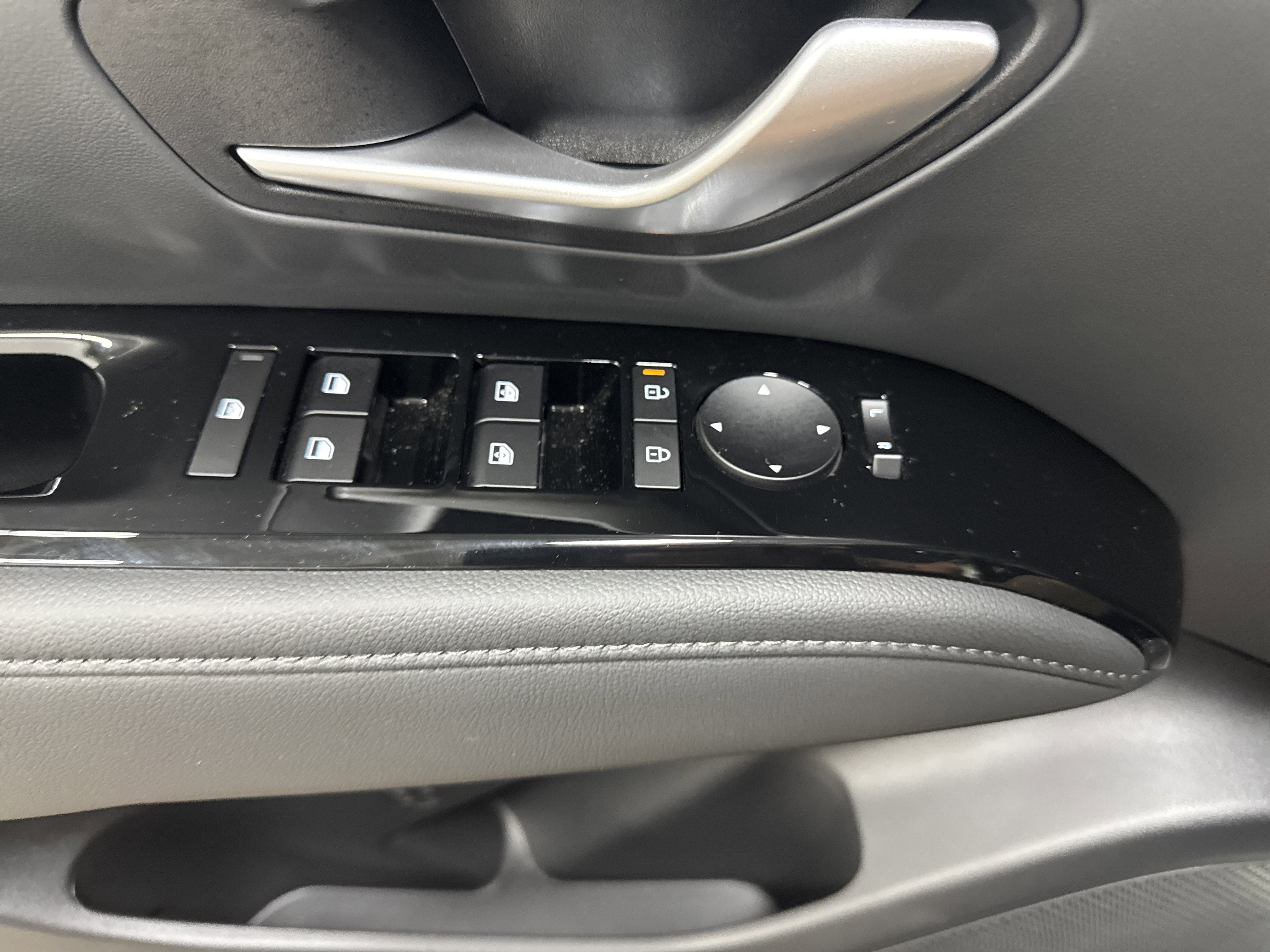 Used 2025 Hyundai Tucson Limited image 29