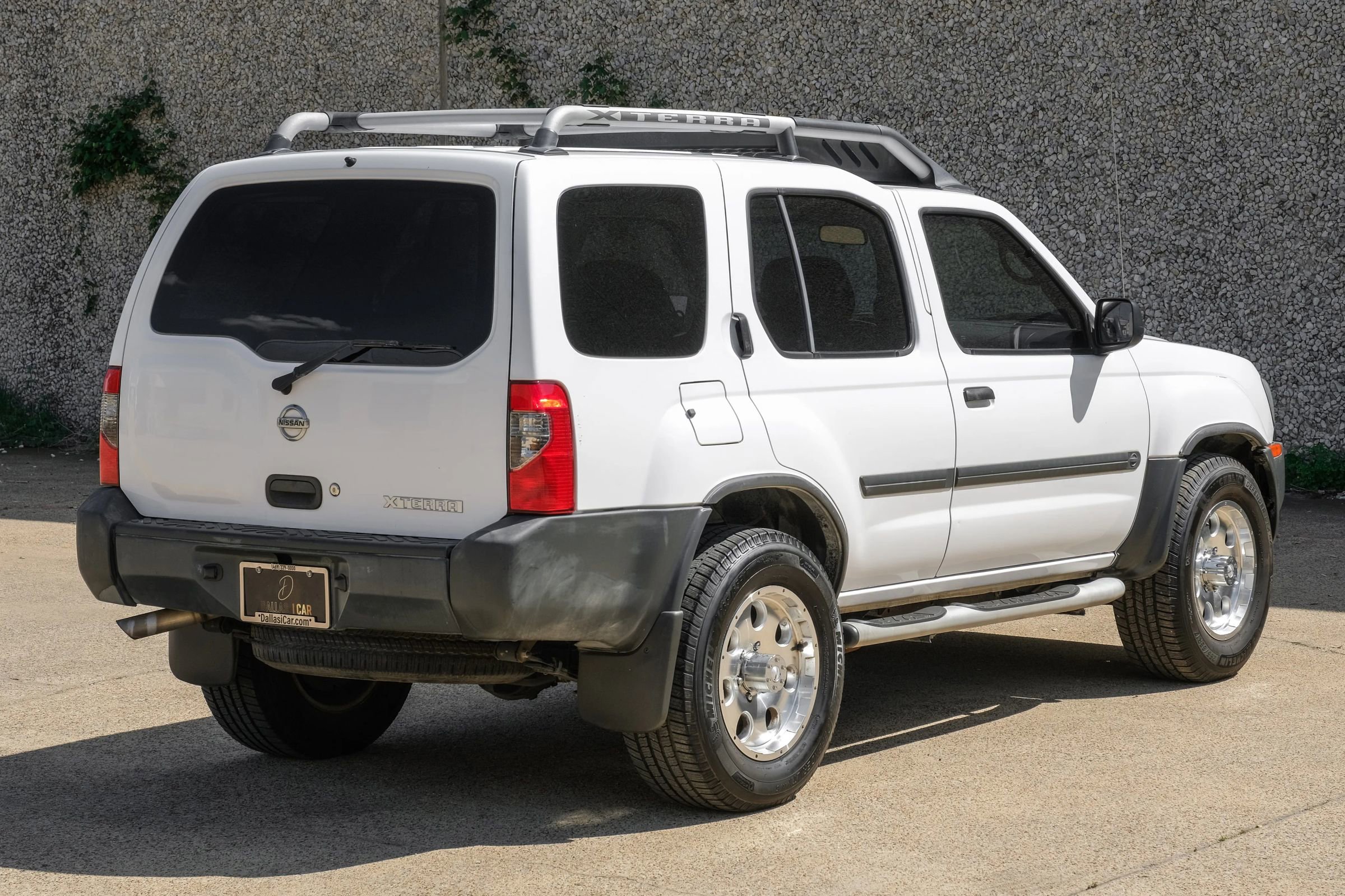 Used 2004 Nissan Xterra XE RWD image 9