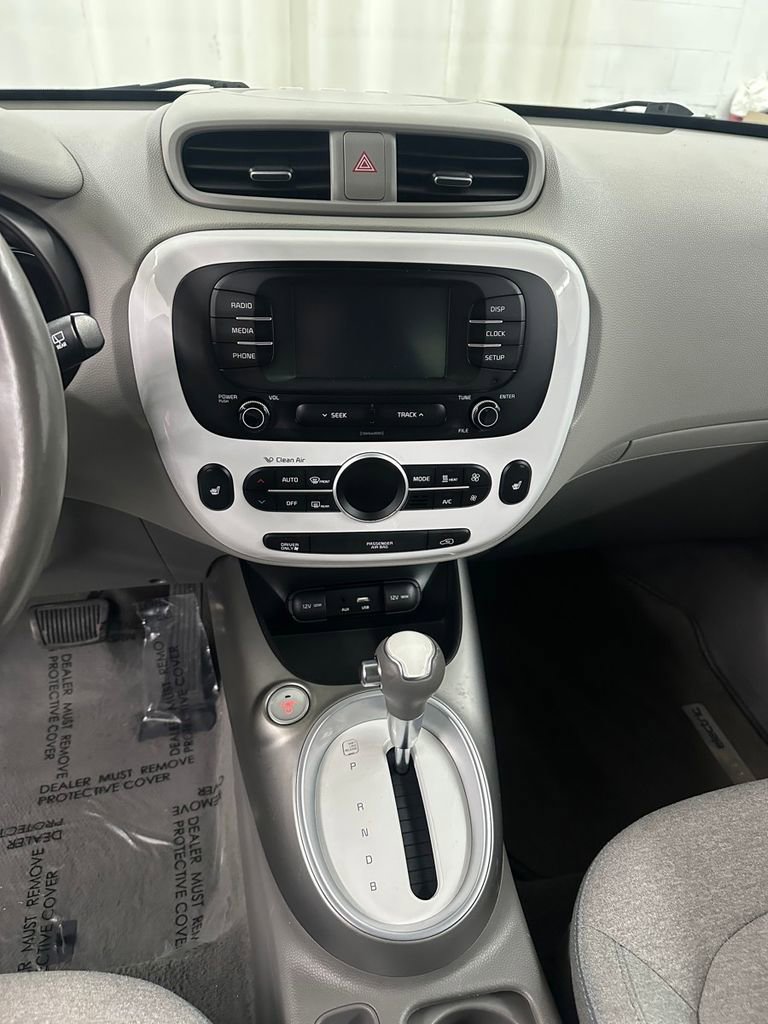Used 2017 Kia Soul EV-e image 16