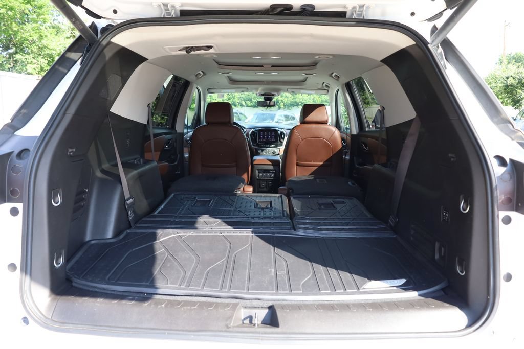 Used 2020 Chevrolet Traverse High Country w/ LPO, Floor Liner Package AWD/4WD image 6