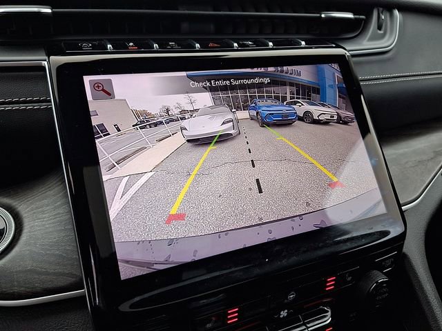 Used 2023 Jeep Grand Cherokee L Limited image 19