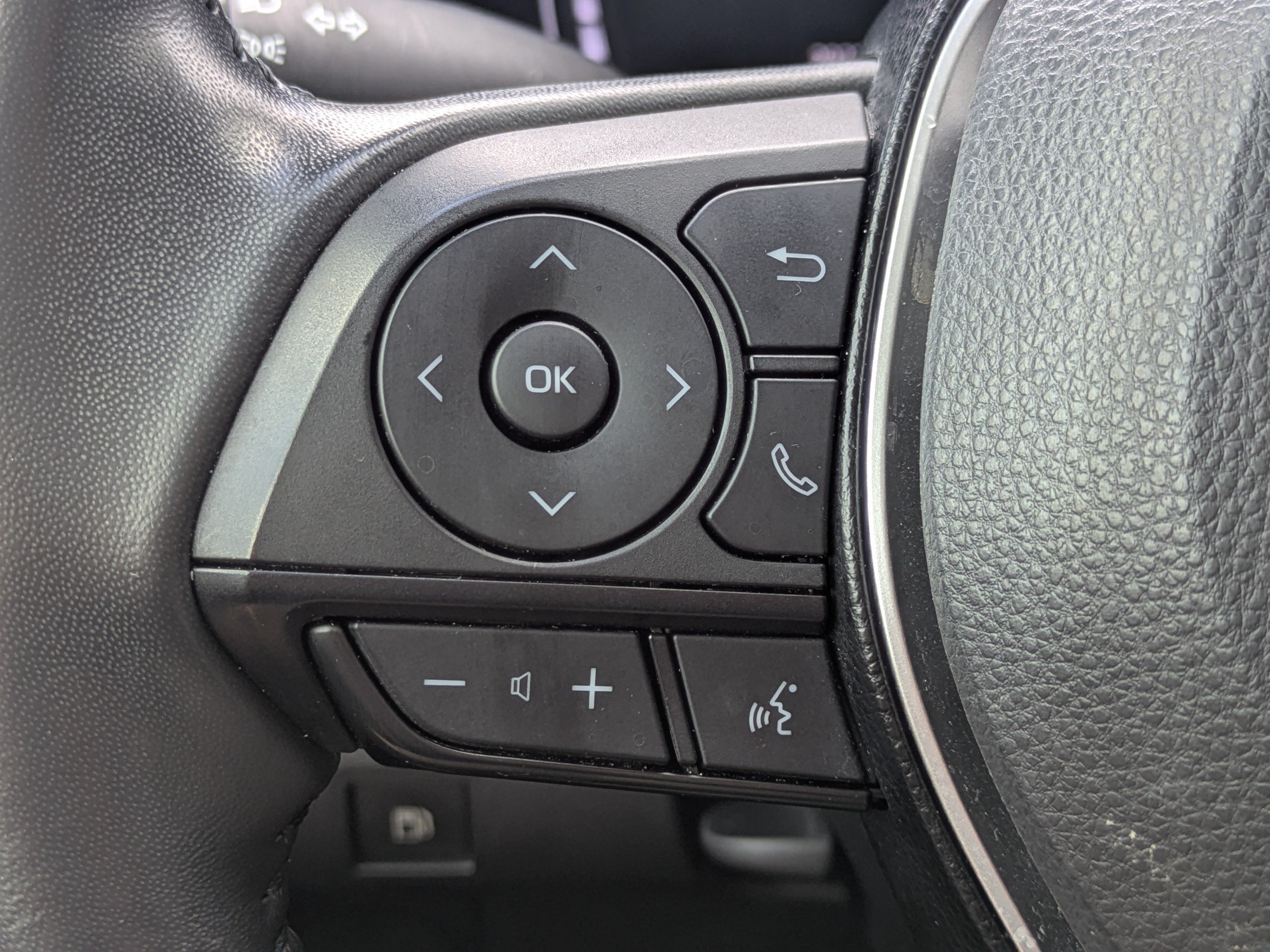 Used 2024 Toyota Corolla XLE FWD image 21