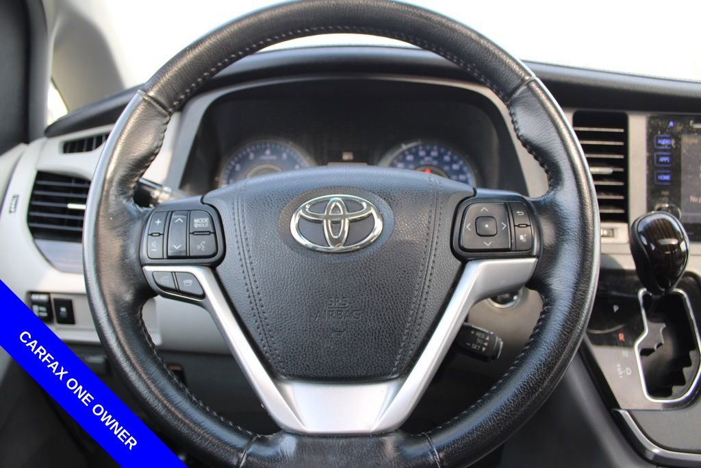 Used 2015 Toyota Sienna XLE image 34