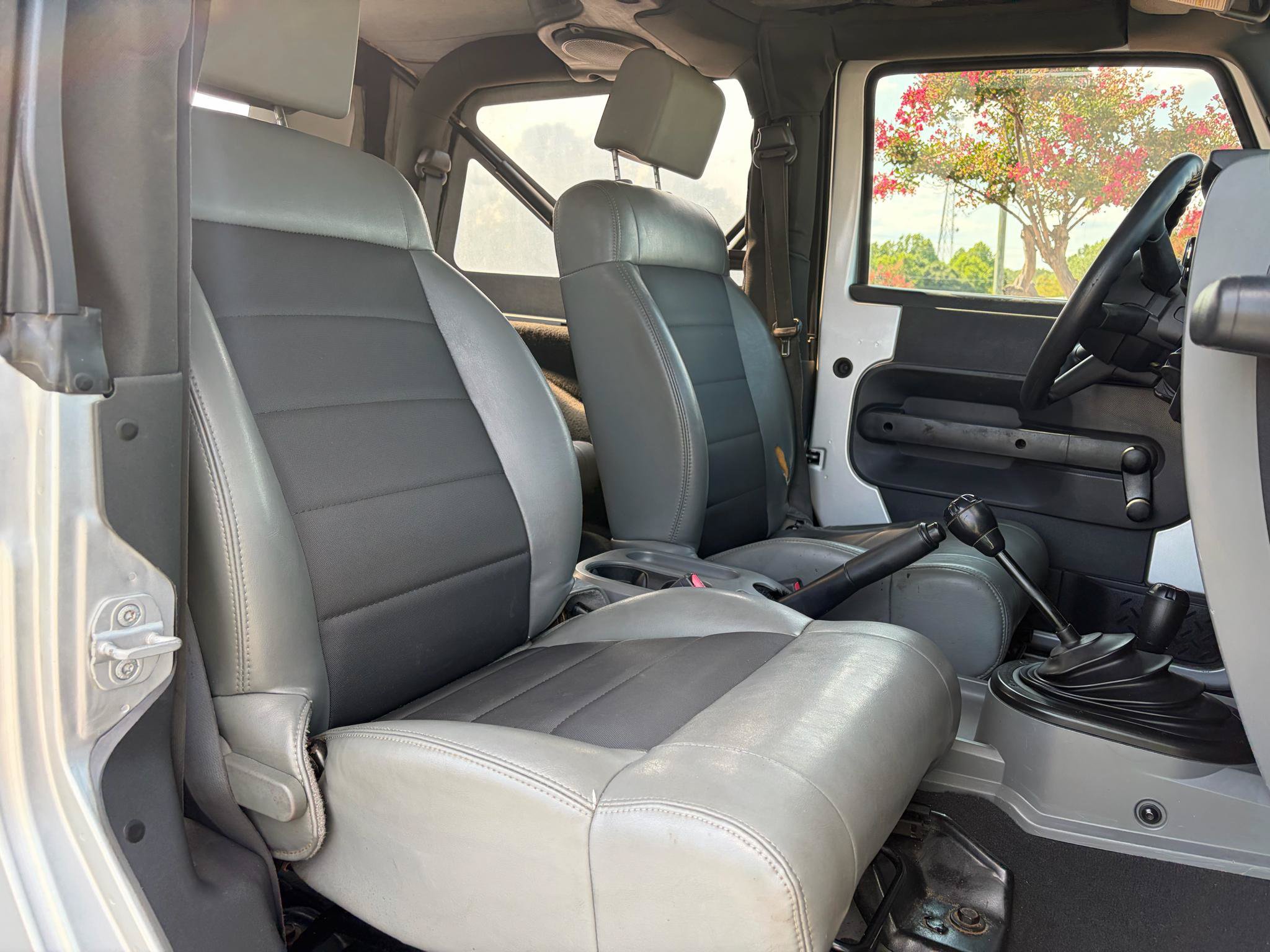 Used 2009 Jeep Wrangler X AWD/4WD image 27