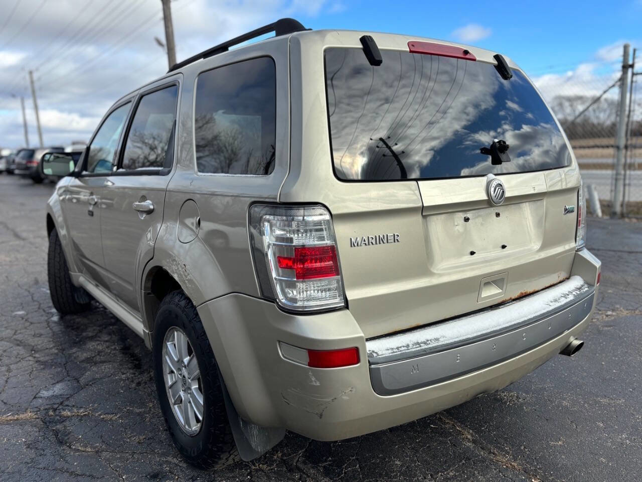 Used 2010 Mercury Mariner 4WD image 3