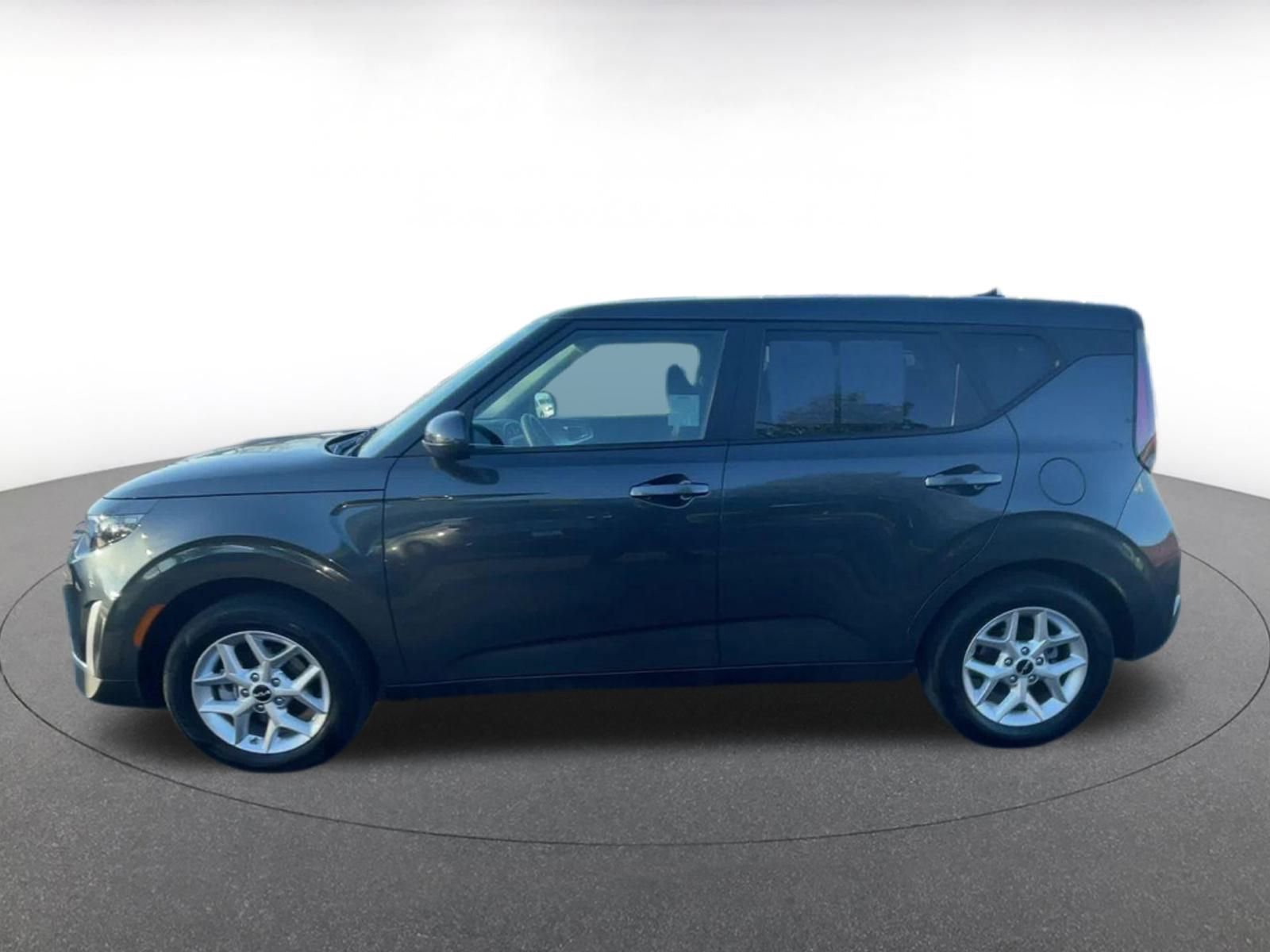 Used 2025 Kia Soul LX w/ LX Technology Package image 9