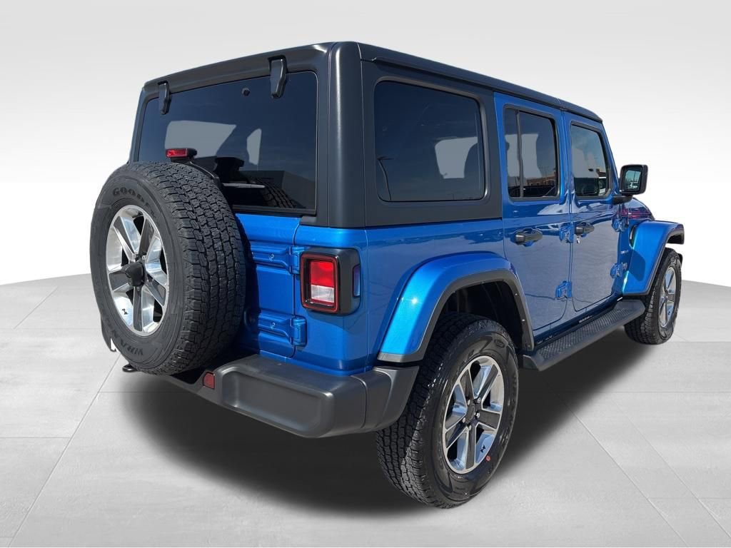 Used 2022 Jeep Wrangler Unlimited Sahara w/ Cold Weather Group AWD/4WD image 4