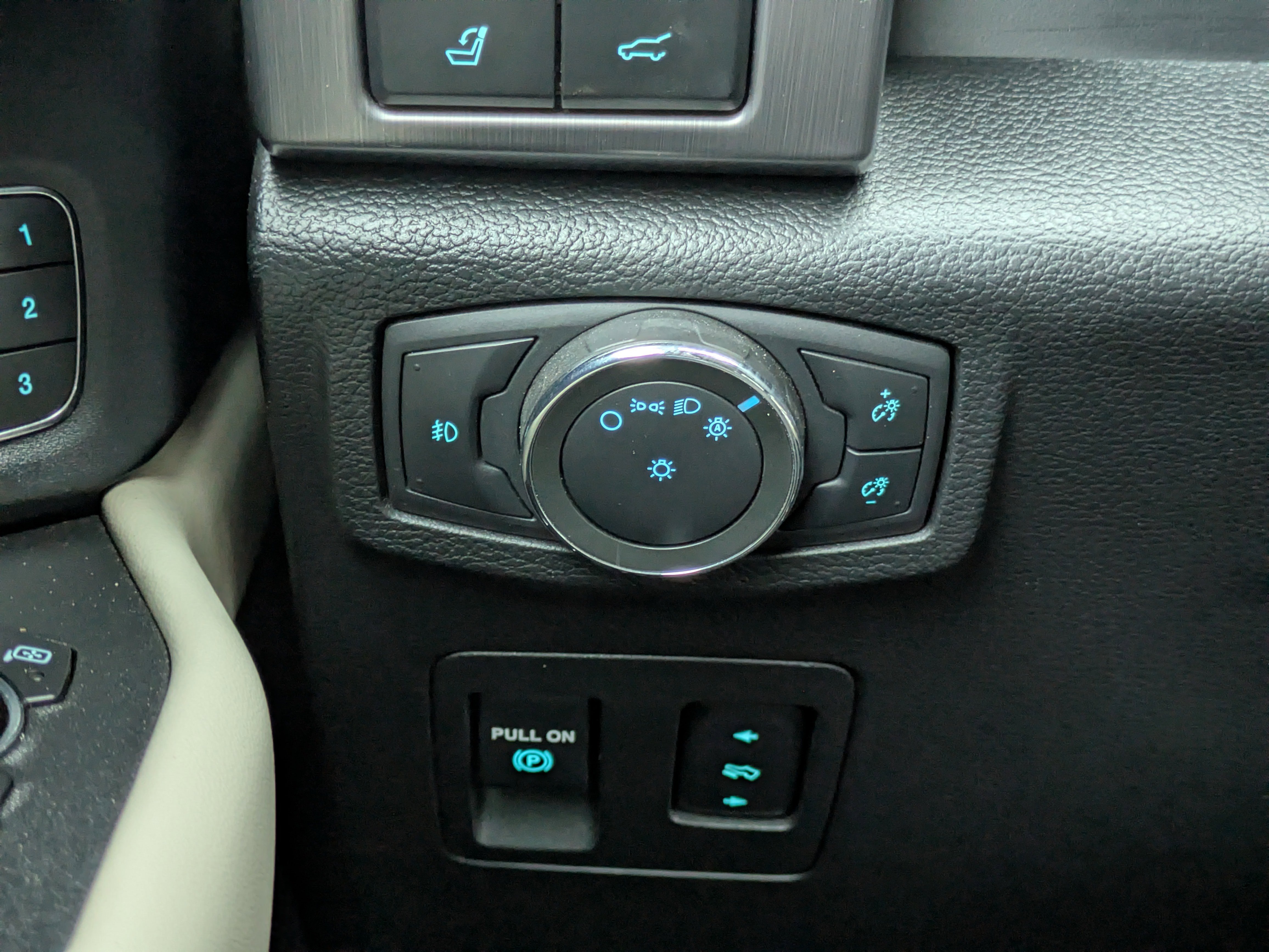 Used 2020 Ford Expedition Platinum image 28