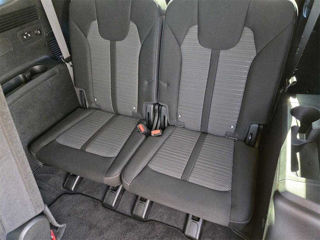 Certified 2025 Kia Sorento LX image 29