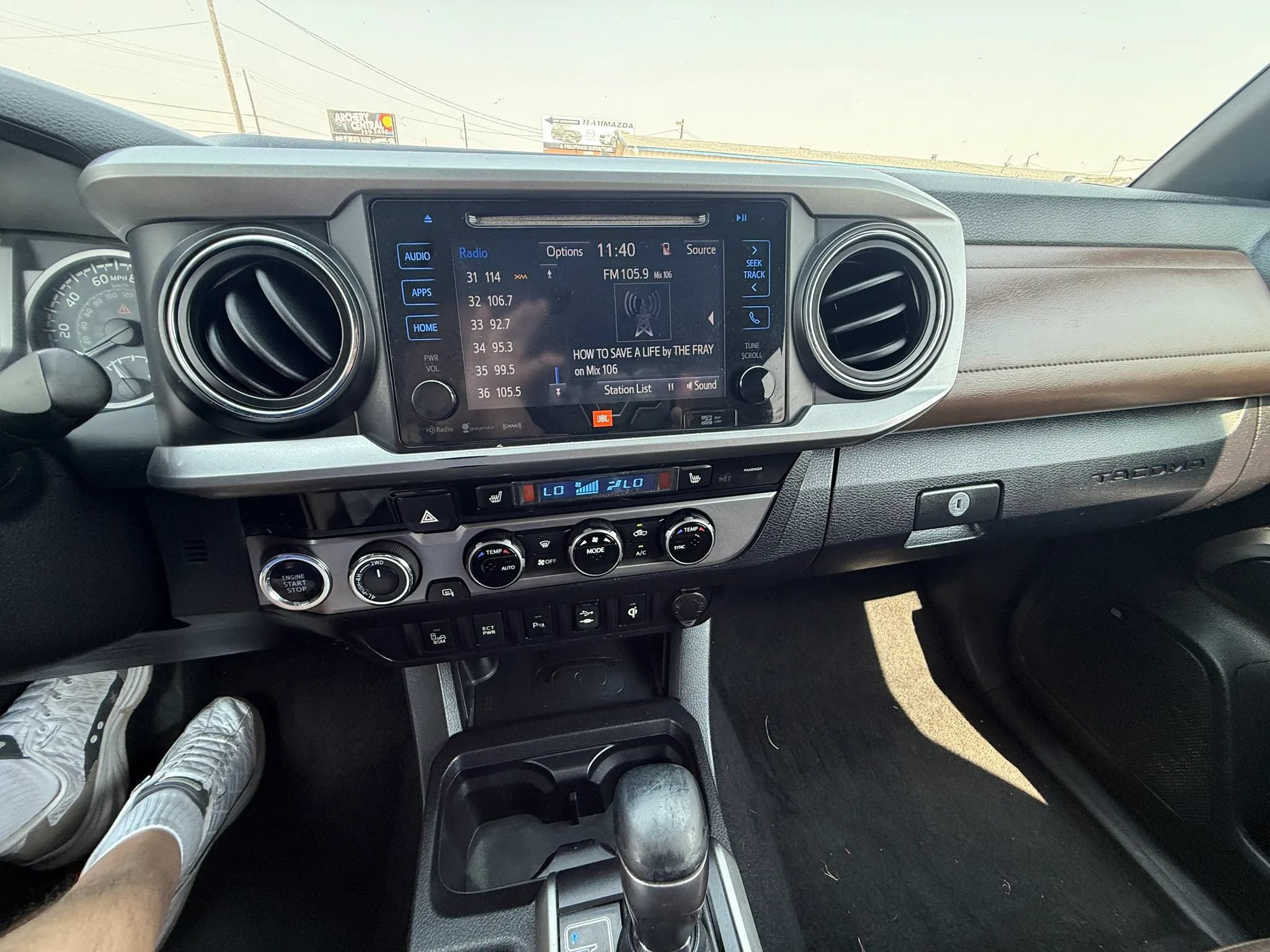 Used 2016 Toyota Tacoma Limited w/ Towing Package AWD/4WD image 11