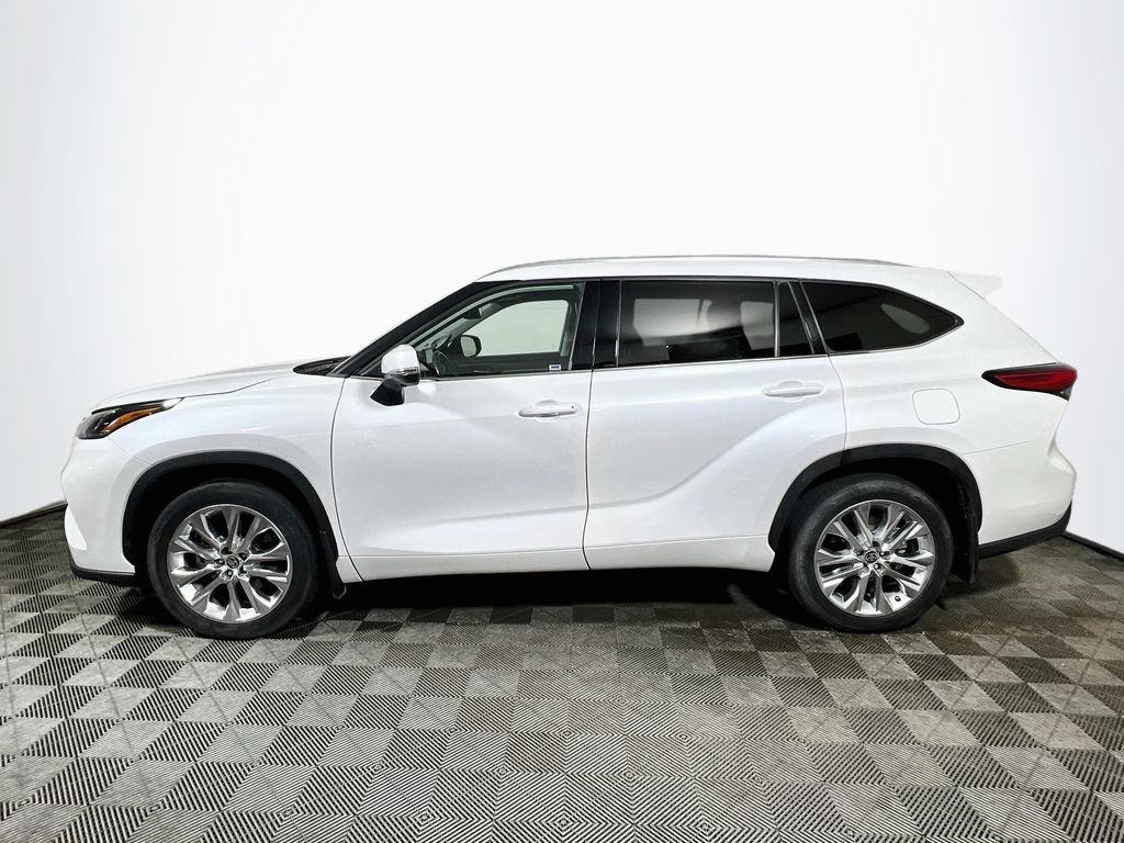 Certified 2023 Toyota Highlander Limited AWD/4WD image 4