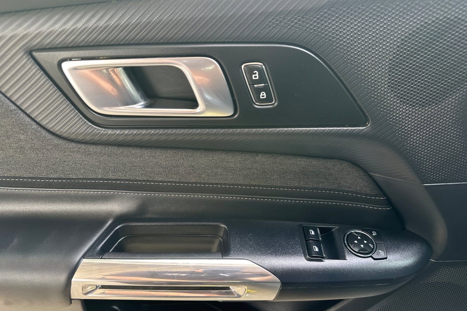 Used 2025 Ford Mustang Coupe image 11