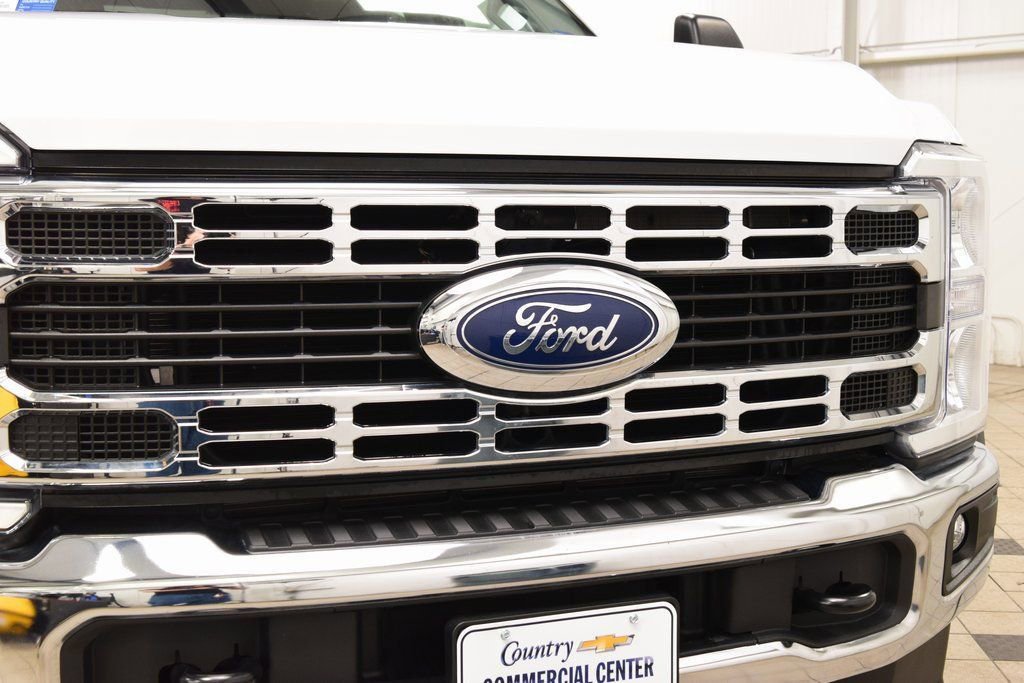Used 2024 Ford F550 4x4 Crew Cab Super Duty w/ XLT Value Package image 5