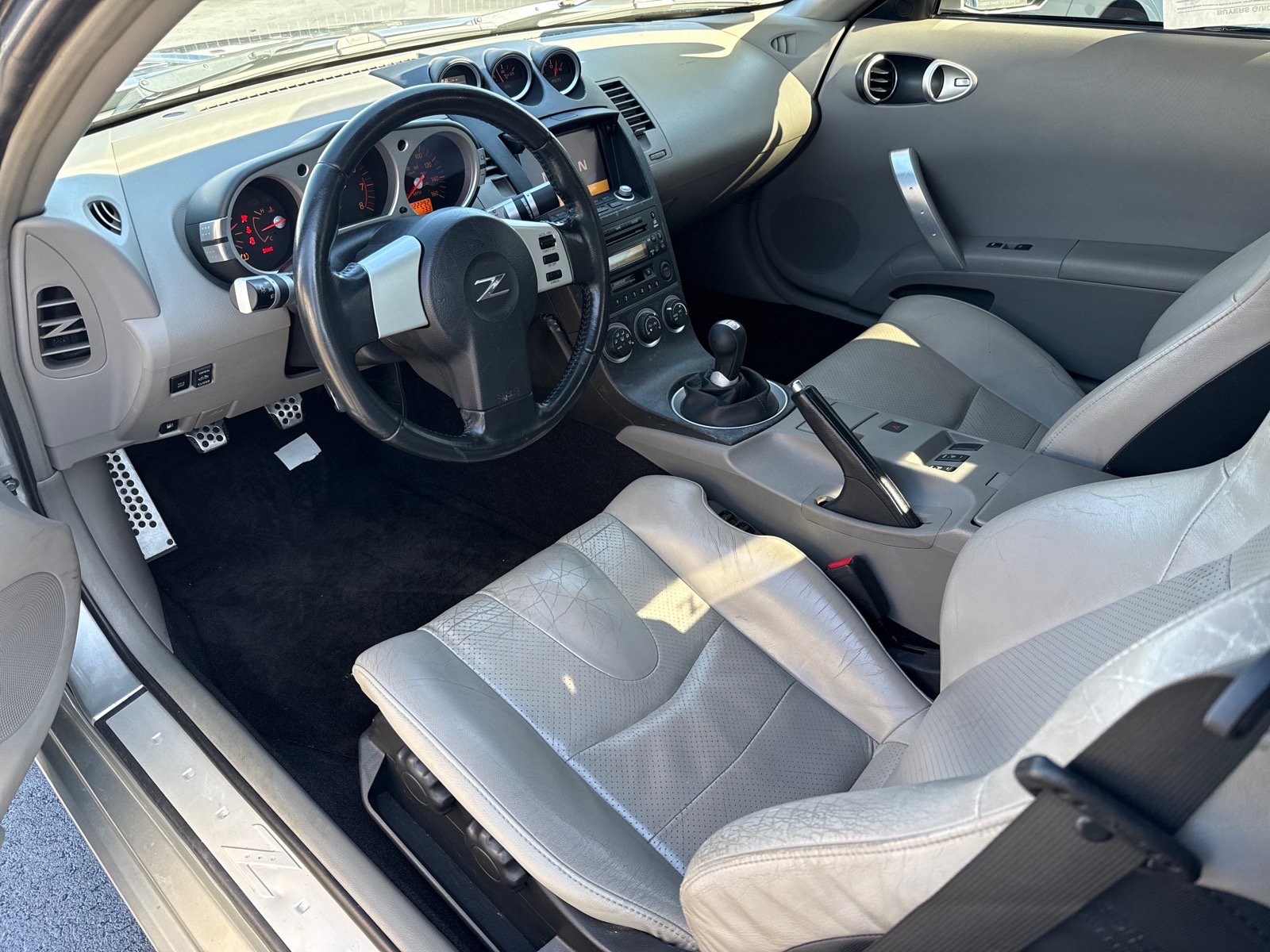 Used 2005 Nissan 350Z Touring image 11