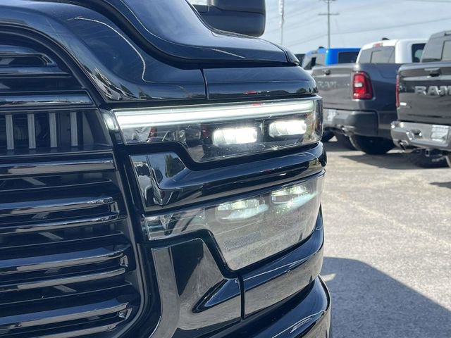 Used 2025 RAM 3500 Laramie AWD/4WD image 9