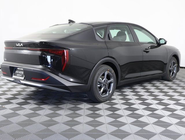 Certified 2025 Kia K4 LXS image 4