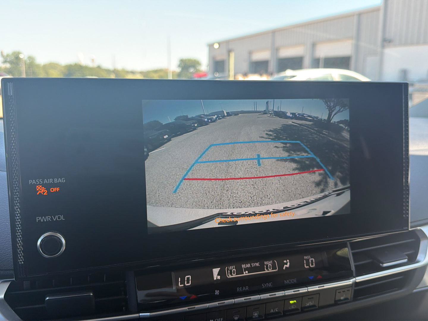 Certified 2026 Toyota Sienna XLE FWD image 30