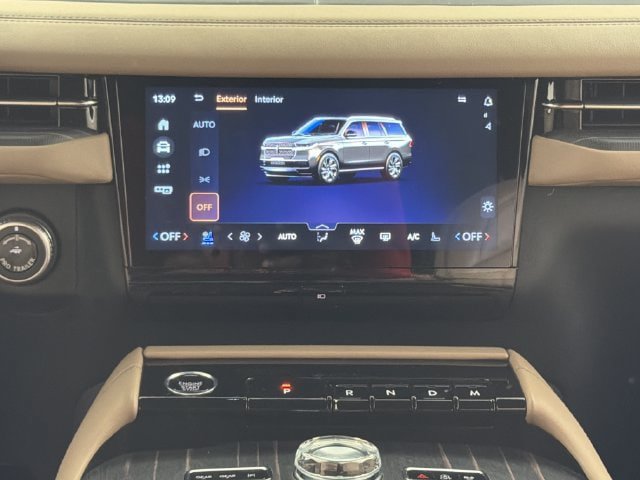 New 2027 Lincoln Navigator L Black Label AWD/4WD image 3