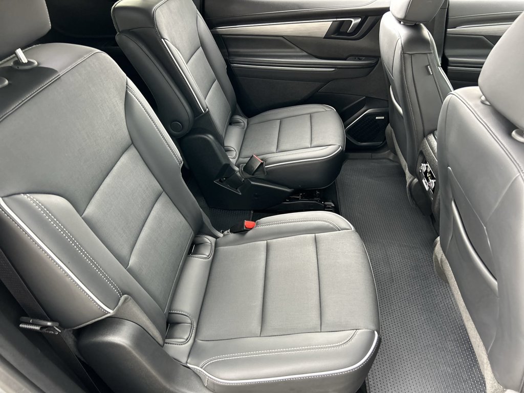 Used 2025 Buick Enclave Preferred w/ Power Package FWD image 27