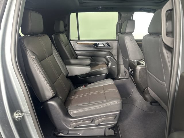 New 2026 Chevrolet Suburban High Country w/ Sun And Tow Package AWD/4WD image 13