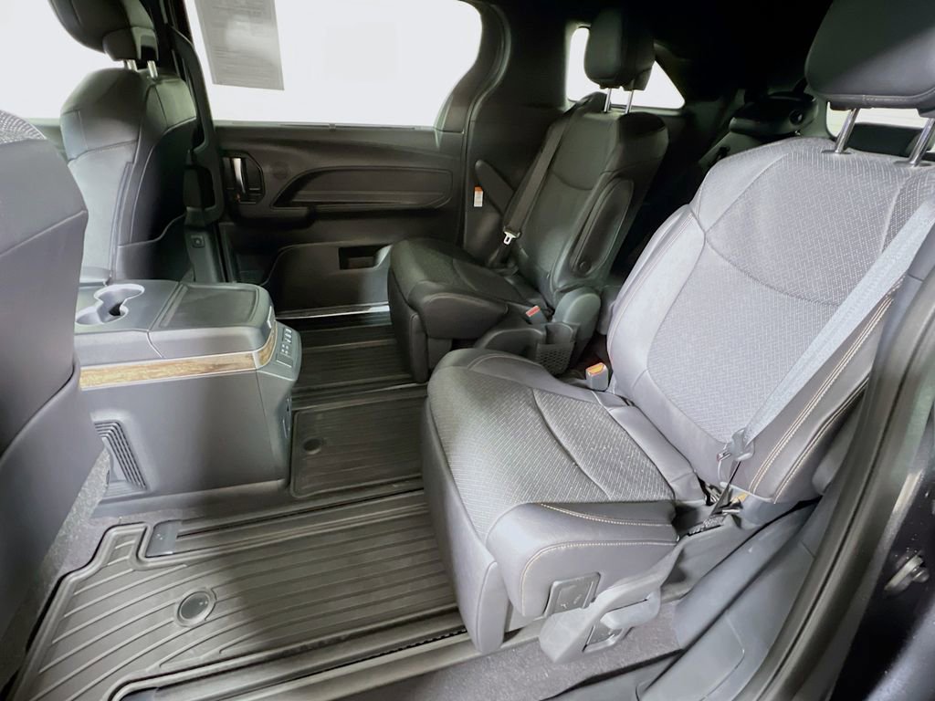 Certified 2025 Toyota Sienna Platinum AWD/4WD image 22