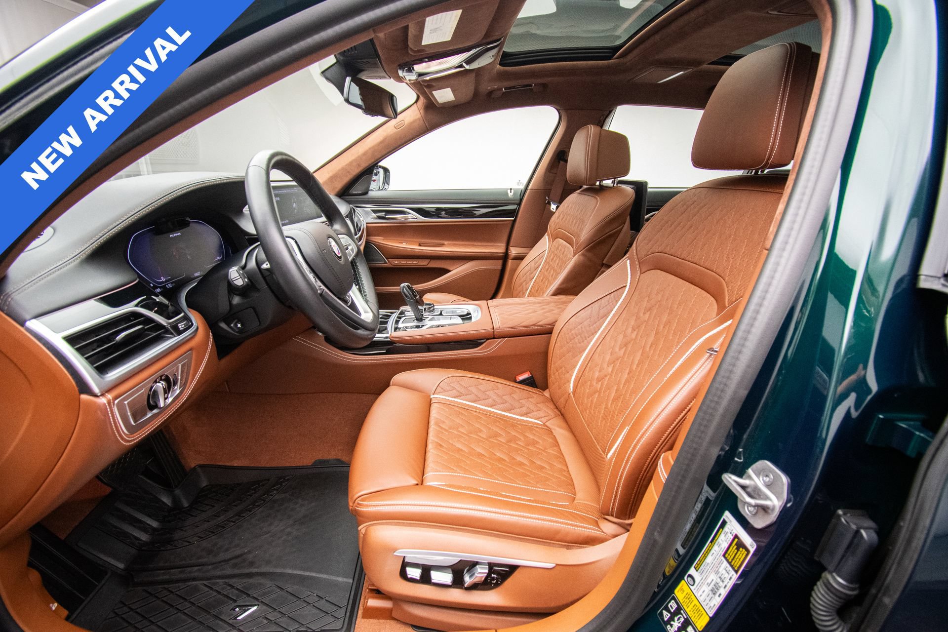 Used 2022 BMW ALPINA B7 xDrive w/ Luxury Rear Seating Package AWD/4WD image 12