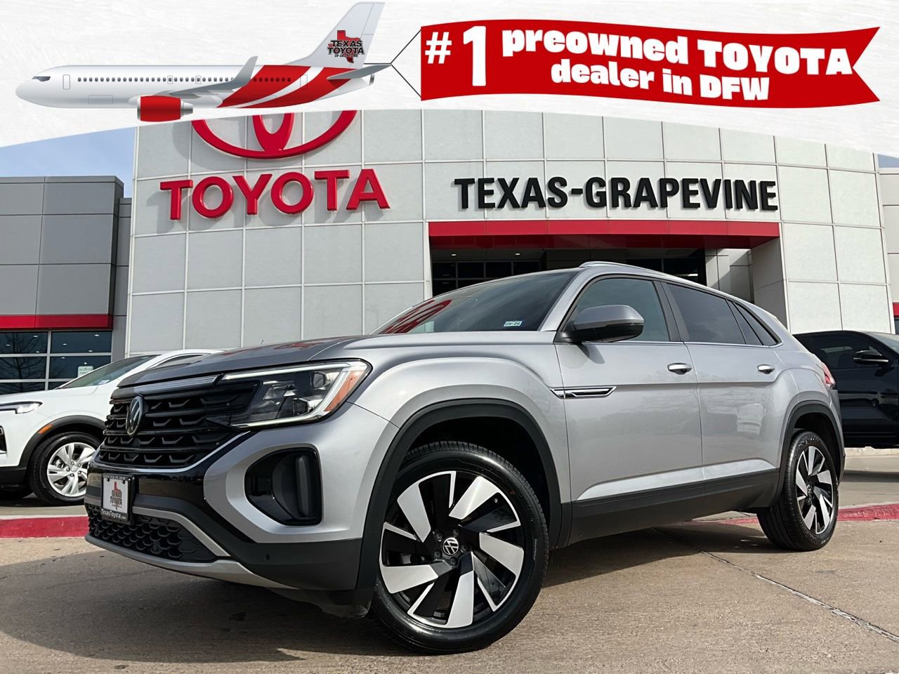 Used 2025 Volkswagen Atlas Cross Sport SE image 1